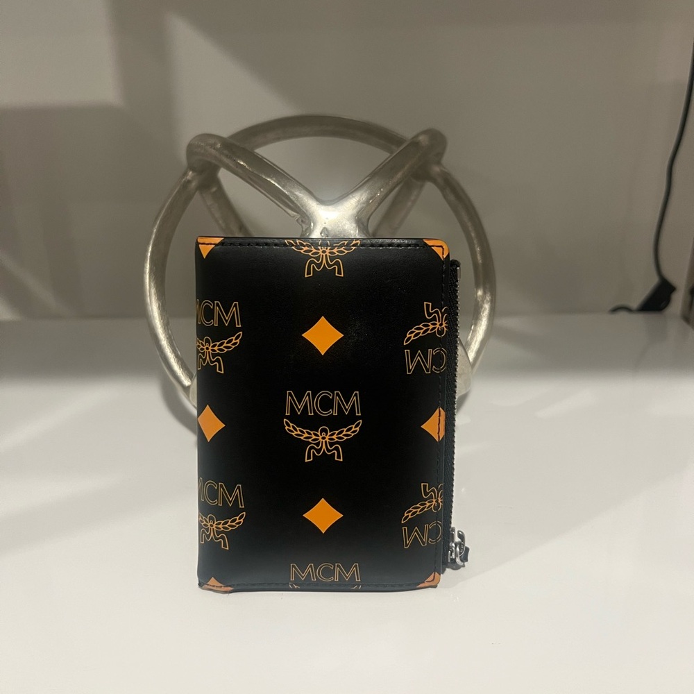 Mcm wallet EVERYTHING MUST GO accepting low offers+bundles